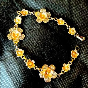 Vintage Flower Filigre 7” Goldtone  Bracelet